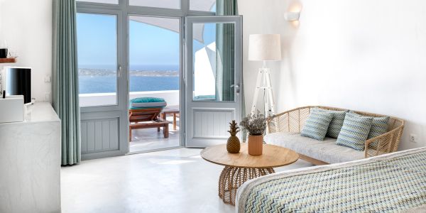 Premium Suite With Cave Heated Plunge Pool With Jets | Maregio Suites